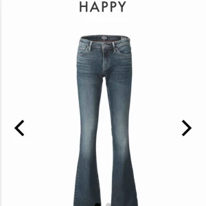  - Jättefina bootcut jeans ifrån Crocker W25 L33, säljes då dom tyvärr har blivit för små. Nyskick. Nypris 799kr Säljer för 250+ frakt.