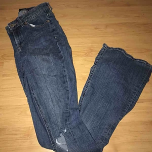  - Säljer mina bootcut jeans strl S, pga dom är för små. Lågmidjade, riktigt snygga. 50kr