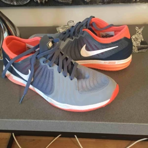  - Nike träning skor , använt dem bara två gånger . 