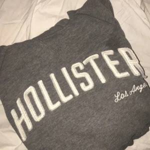  - Hollister hoodie, frakt tillkommer 