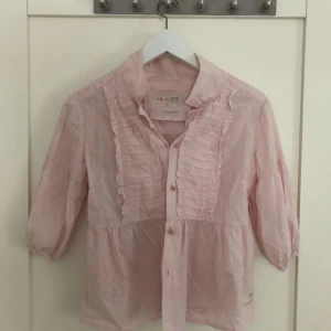  - Fin odd Molly blus, storlek 1(S)!