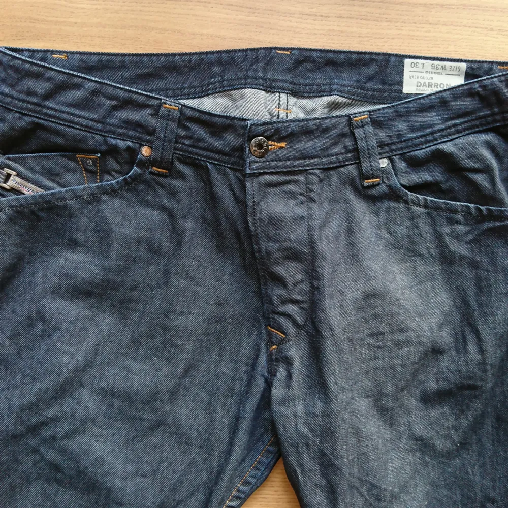 🌸 Helt ny jeans! 📦 Porto tillkommer & Skickar med spårbar frakt 📦 samfraktar vid köp av flera plagg 💵 Betalning med Swish. 📷 Filmar alltid när jag postar.. Jeans & Byxor.