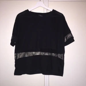  - Säljer pga passar inte längre. Pris går alltid att diskuteras. Kan mötas upp i Stockholm annars kan jag frakta men då står köparen för frakten