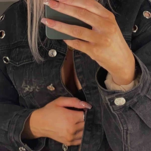  - skitsnyggggg jeansjacka från jfr, strl s 150kr 🌟