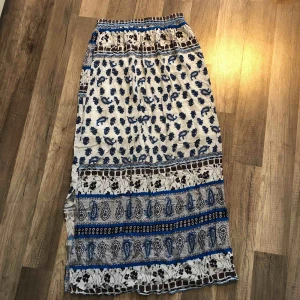  - Som ny. Stl xs slits på ena sida . Köparen bet porto