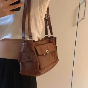  - Jätte söt väska, väldigt bra kvalité och knappt använd. 