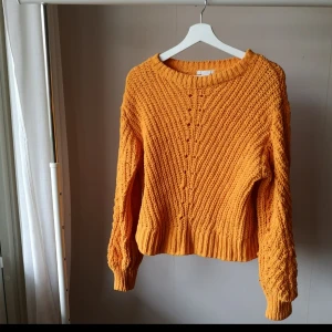 Tröja från HM - 3 varor för 225kr inkl frakt, gäller alla som står 1kr på! 