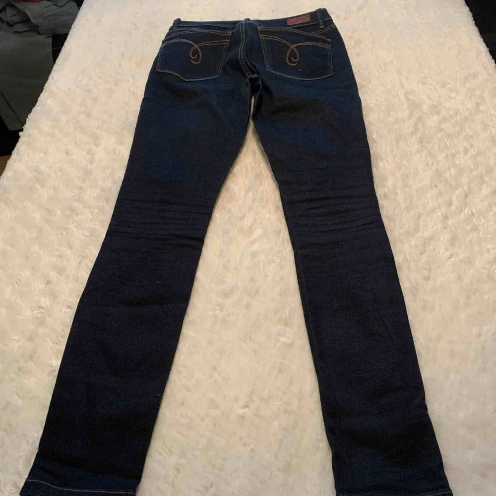 Esprit jeans st 27/30 , stretch, modell medium Rise skinny . Jeans & Byxor.