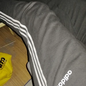 Adidas mjukis  - Mjukis adidas i nyskick stel m & s finns 