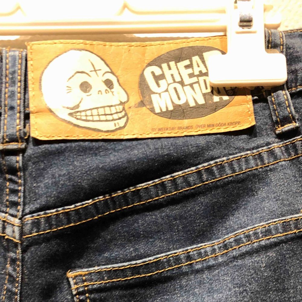 Ett par klassiska jeans från Cheap Monday. Byxorna är lite stretchiga och har slim fit.. Jeans & Byxor.