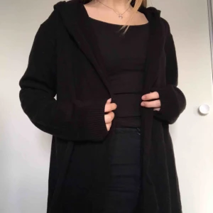  - Oversized kofta från asos med luva.