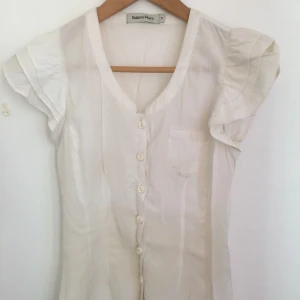  - Dam modell Vit skjorta storlek S 