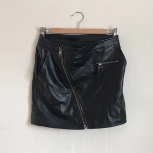  - Fake skinnkjol från Lindex, använd en gång 🕶inklusive frakt