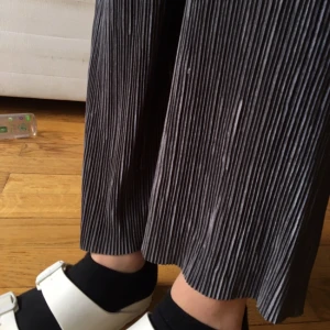  - snygga sköna silvergrå byxor