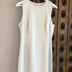  - Aldrig använd fodral klänning från H&M 