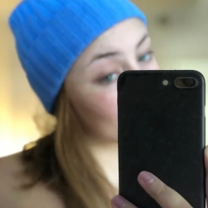 Mössa - Blå mössa som aldrig används för jag anser inte att den passar mig