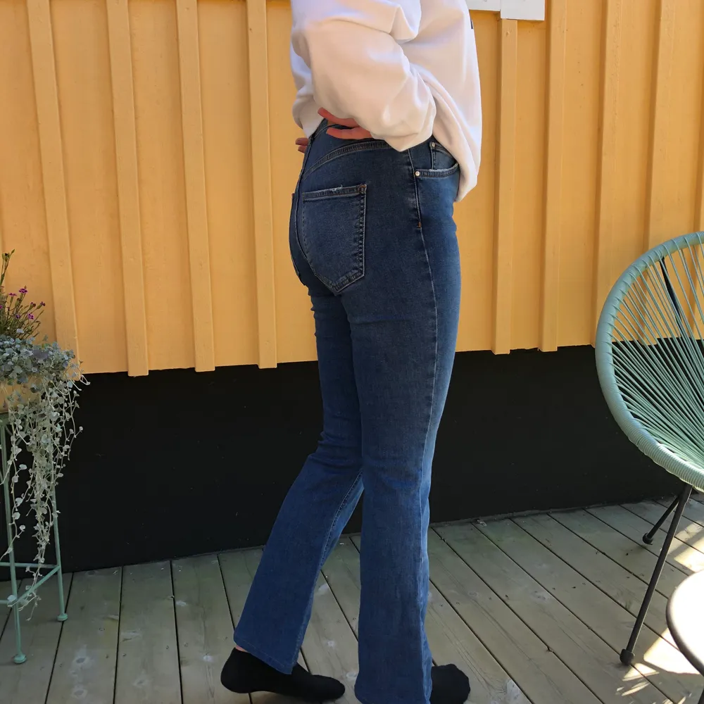 Ett par fina jeans i bootcut format ifrån Gina tricot 200 kr inkl frakt . Jeans & Byxor.