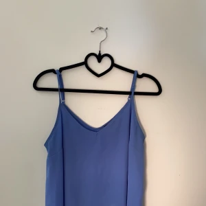 Linne - Tunt linne i färgen lila/blå