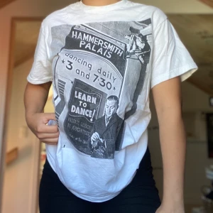 Tshirt  - Frakt tillkommer💖