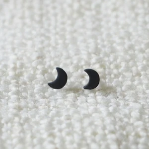  - nya örhängen  material : rodium, nickel 35:-kr/par frakt 10 kr (upp till 3 par) ••har swish ••