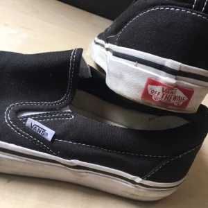  - Vans strl 40 (liten i storleken, snarare 39!!)