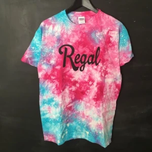  - Regal tshirt. Oanvänd, nyskick. Kan skickas mot frakt