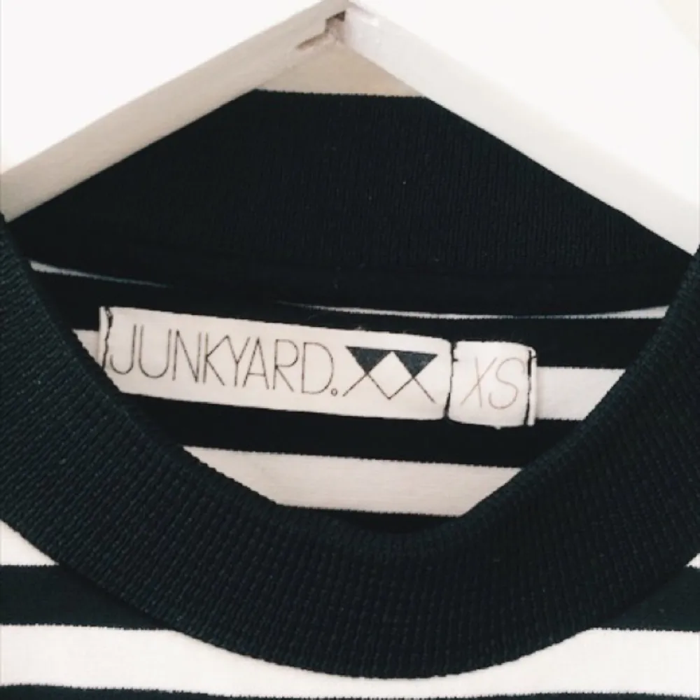 T-shirt från Junkyard XX. Bredare modell med 'styva' ärmar! . T-shirts.