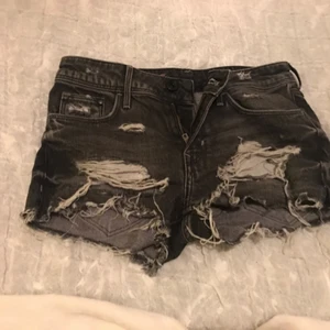  - Jeans shorts stl 34 Frakt betalas av köparen!