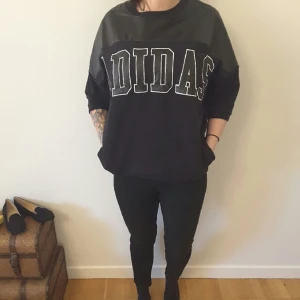  - Adidas klänning/tjocktröja 