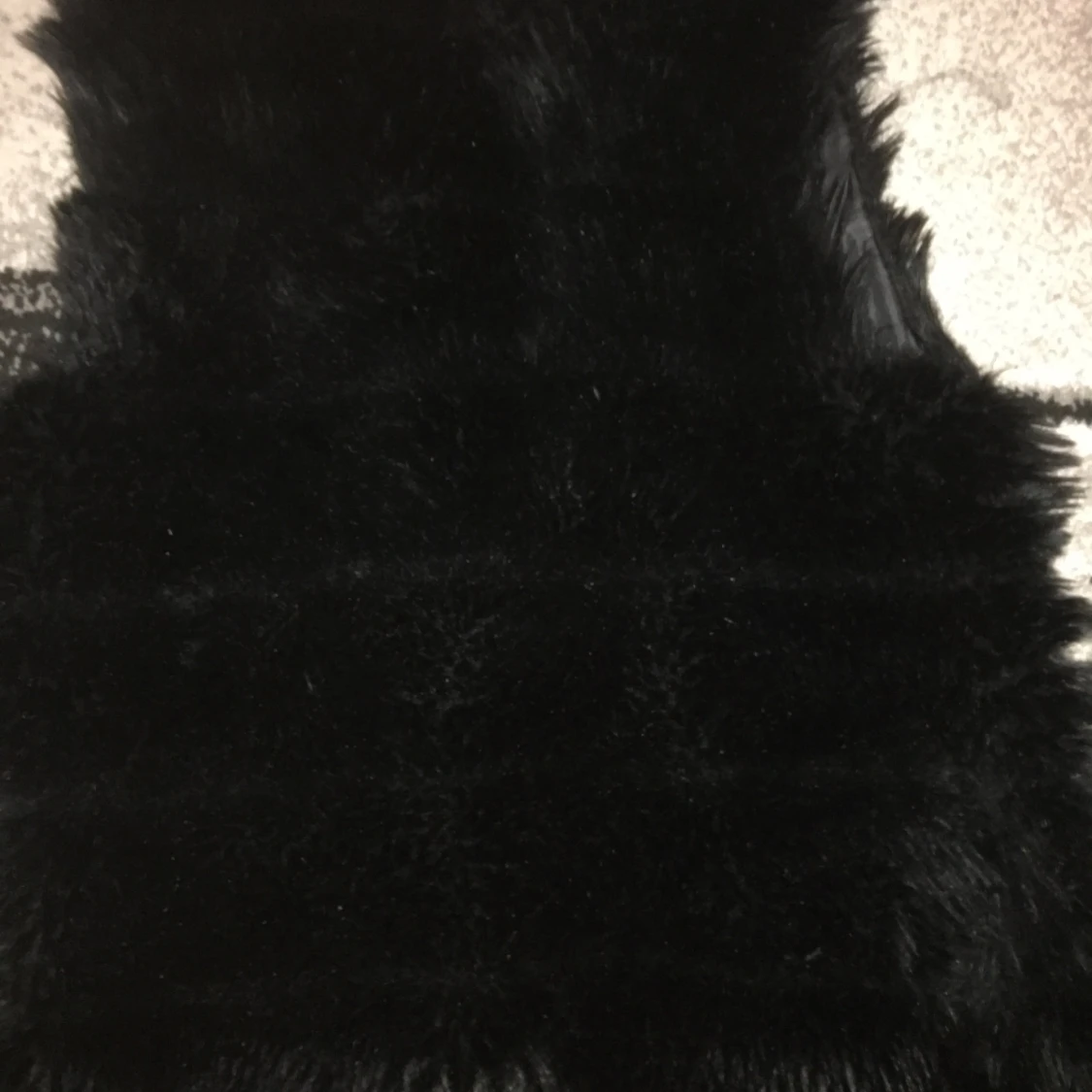 Pälsväst från Tessie!! Fortfarande i bra skick!! Väldigt fin ha till våren eller hösten! - 90