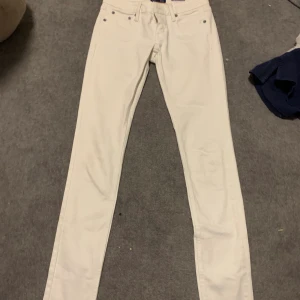 Jeans - Vita jeans från crocker. Lågmidjade 