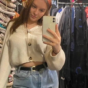 Stickad kofta från monki - Stickad kofta med knappar, nypris 300