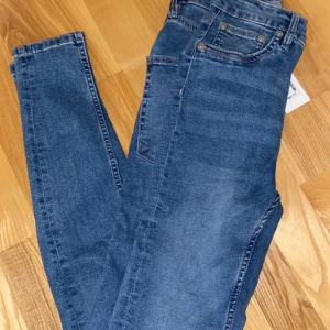 Oanvända jeans - Från lager 157