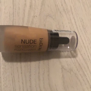 ISADORA NUDE  - Flytande foundation som är helt ny och oöppnad. Värde 169 kronor. 
