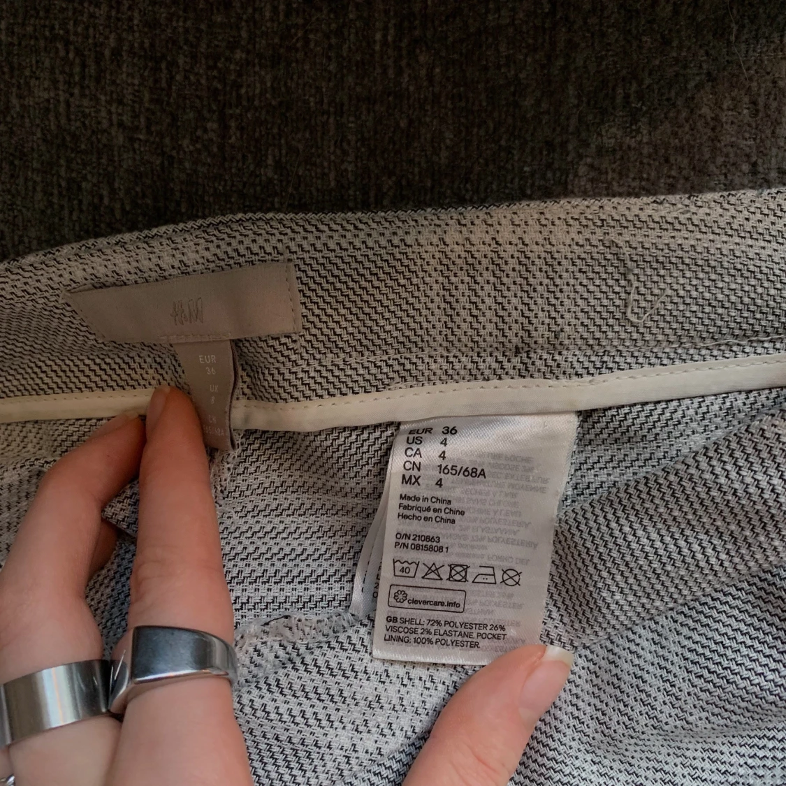 Rutiga byxor från H&M  - 90