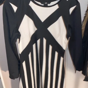 Klänning - Jötte fint skick på klänningen