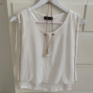 Tröja inlagd halsband - Tröja med inlagd halsband tröja från Thailand storlek S 