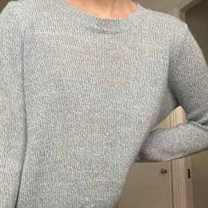 Blå stickad  - Från HM