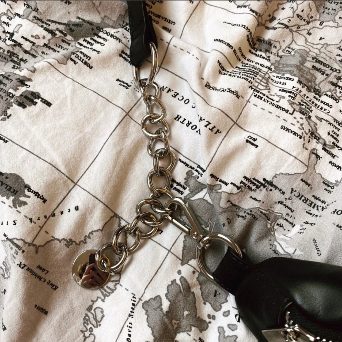 Svart midjeväska  - 90