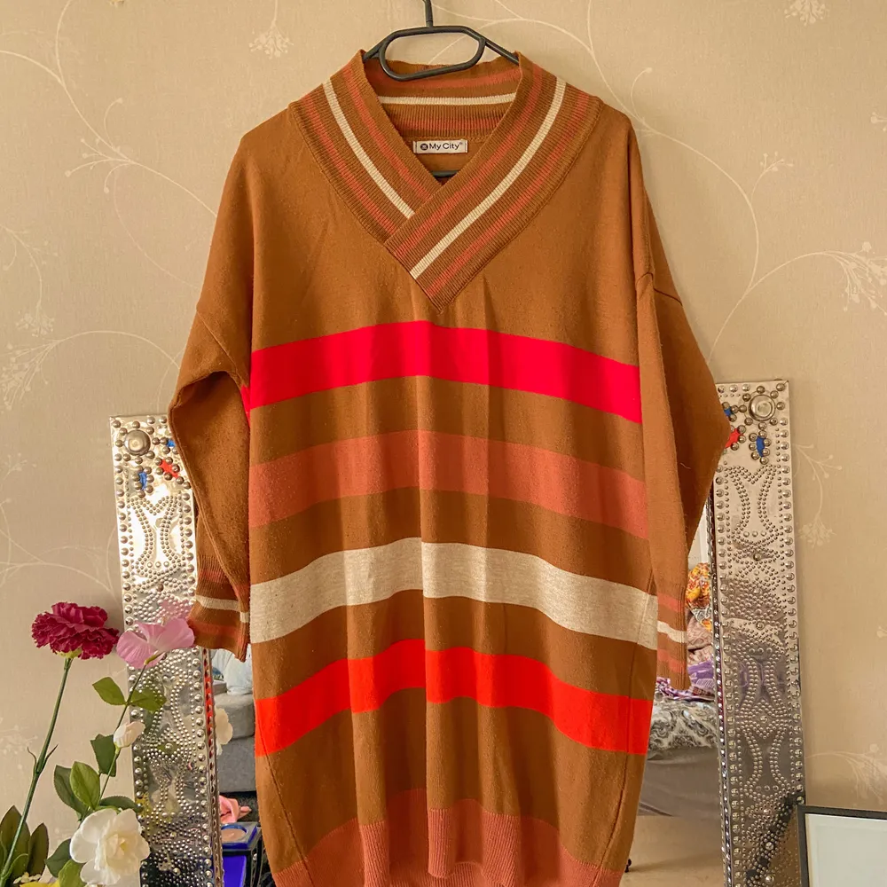 i bought this while i was visiting turkey. came back and decided i didn't like it but it's in good condition barely worn. PR: 80kr. Stickat.