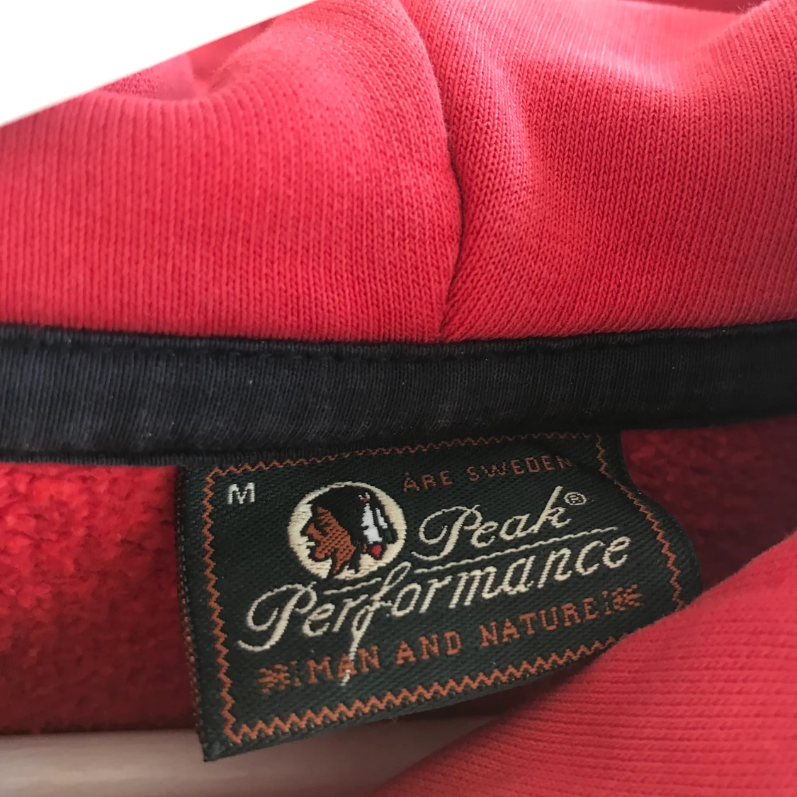 Peak performance hoodie  - 90