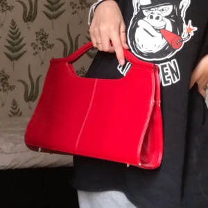 Röd väska  - Söt väska från 70-talet ❤️