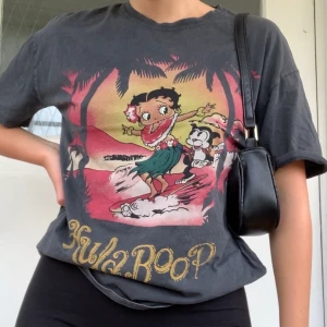 Betty Boop  - Betty Boop tröja i bra skick från Zara💖 köparen står för frakt🌷
