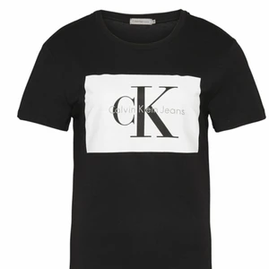 Calvin Klein T-shirt - En Calvin Klein t-shirt storlek Small