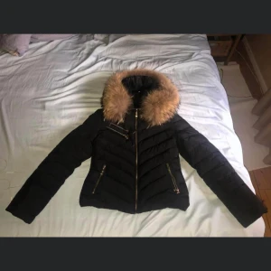 Hollies jacka - Äkta päls, stl 38. Bra skick 