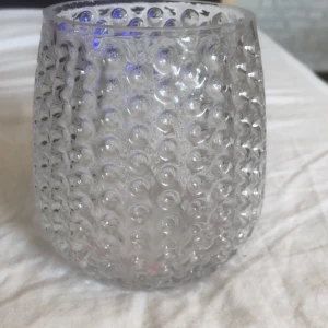 En ljushållare typ jätte bra skick. - En jätte fin ljushållare i bra skick från ikea.