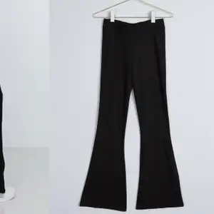 Säljer dessa byxor pga att dem inte kommer till användning💗 den passar XS-S & den sitter bra vid midjan😊utgångspris 200 kr!