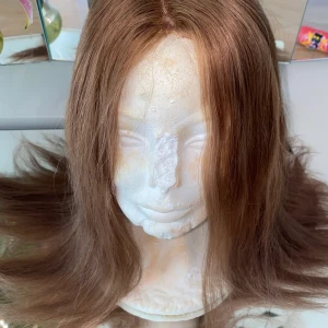 Peruk  - Hej säljer en peruk som jag har köpt hos Carl lund peruker Äkta hår 100%  Ny pris 12000   Vid mer info skicka pm