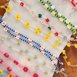 Handgjorda e - Säljer jättefina handgjorda smycken. Kontakta mig för egen beställning🌸