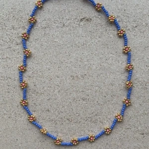 Handgjorda smycken  - Säljer jättefina handgjorda smycken. Kontakta mig för egen beställning🤎